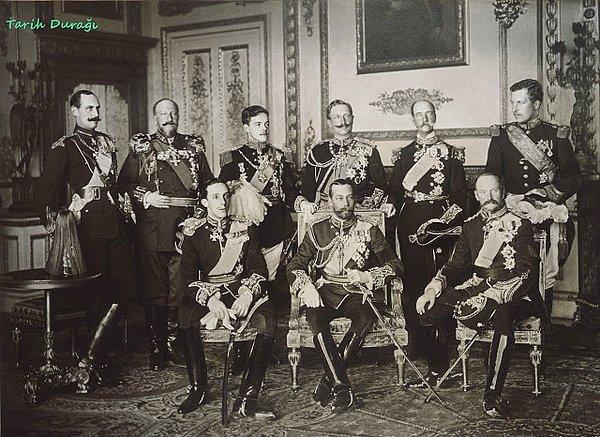 Bonus 2: 1910 yılında Kral 7. Edward’ın cenze töreninde çekilen fotoğraf. Çoğu akraba olan bu kralların  beş tanesi, sadece dört yıl sonra birbirlerine karşı savaşacaktı. Peki bu savaşı engelleyemeyen sizce neydi?