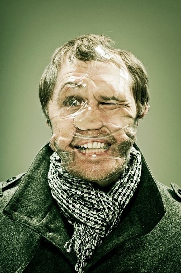 9. И как затем с лиц снимался этот скотч