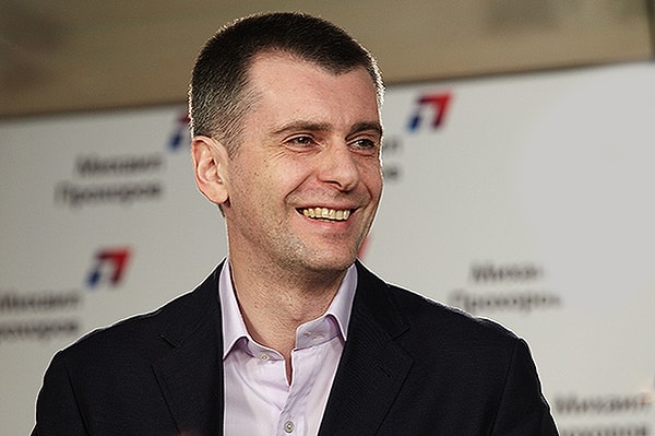 2. Михаилу Прохорову, продавшему акции "Русала" и баскетбольного клуба Brooklyn Nets, удалось подняться на второе место. Его доход - 1,77 млрд долларов.