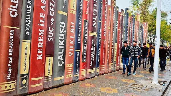 Kütüphane Haftası kapsamında bu kitapların yayınevlerine birer plaket verecek