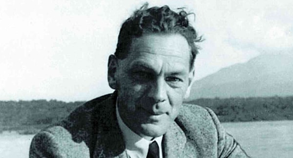 2. Кем был Рихард Зорге, который посмертно получил звание Героя СССР?