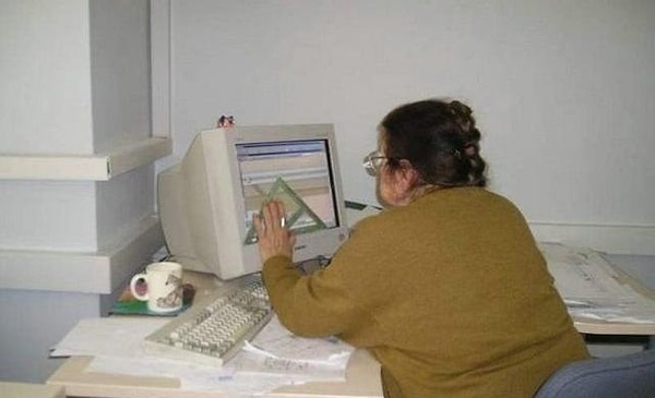 12. Думаем, старшему поколению в любой точке мира непросто обращаться с техникой :)