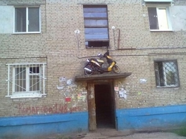 1. Перед вами вид исконно русской парковки: