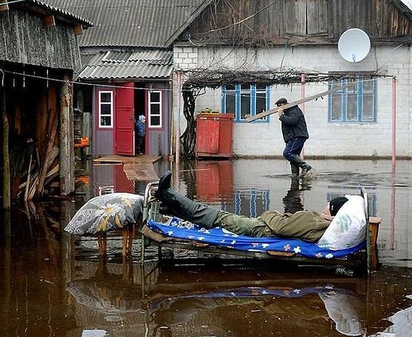 17. У природы нет плохой погоды. Это знают все советские люди, смотревшие "Служебный роман".