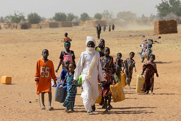 "Güvenli olmayan suları tüketenlerin yarısı Afrika'da yaşıyor"