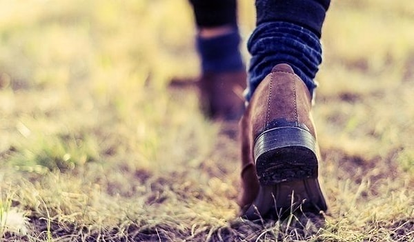 2. Как заканчивается знаменитое крылатое выражение: "Наступить на..."