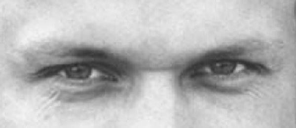 4. Как зовут актера с фото?