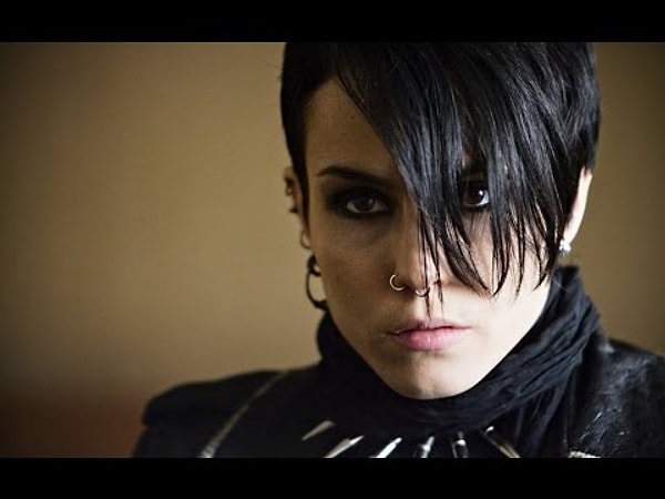 5. Помните эту девушку с интересной татуировкой? Кто является автором триллера, по которому неоднократно были сняты фильмы?