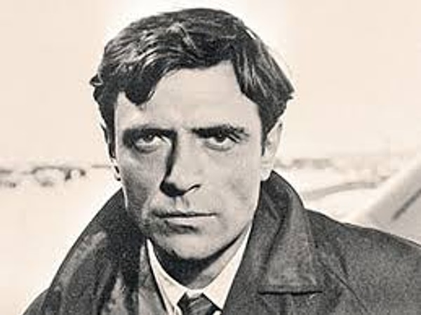 9. Супругой Александра Лазарева была ...?