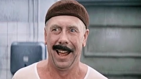 Да уж... Вы или не любитель советских фильмов... Или мы точно не завидуем вашей память