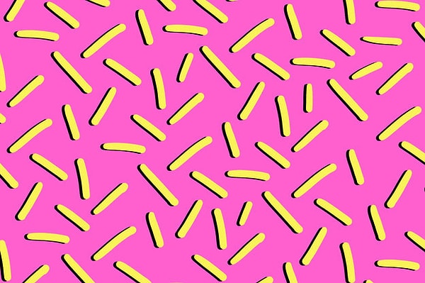 1. Какого цвета жёлтые палочки на этой картинке?