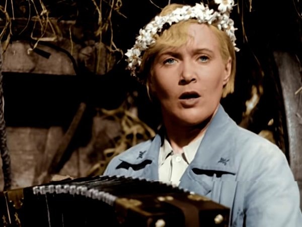 4. Откуда этот кадр с Любовью Орловой?