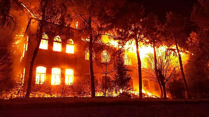 Cumhuriyetin İlk Yıllarında Yapılmıştı: Tarihi Gazi Paşa Mektebi Küle Döndü