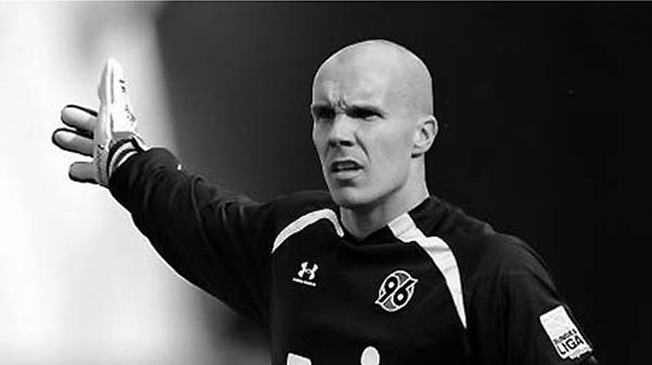 19. Роберт Энке (1977-2009)