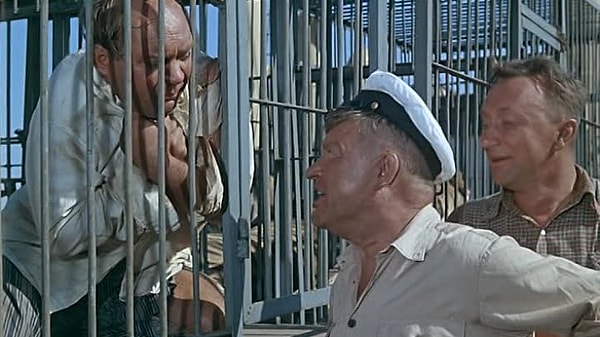 3. А помните, кто исполнил роль "укротителя" в "Полосатом рейсе"?