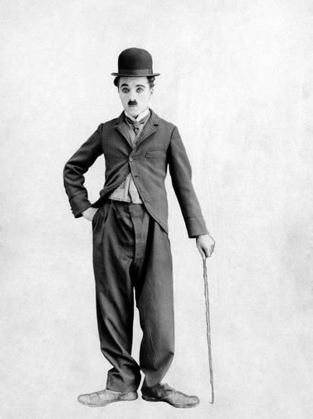 15. "Campsicnemus charliechaplini" böceğinin bacakları öldüğü zaman Charlie Chaplin'in meşhur duruşuna benzer bir şekil alıyor.