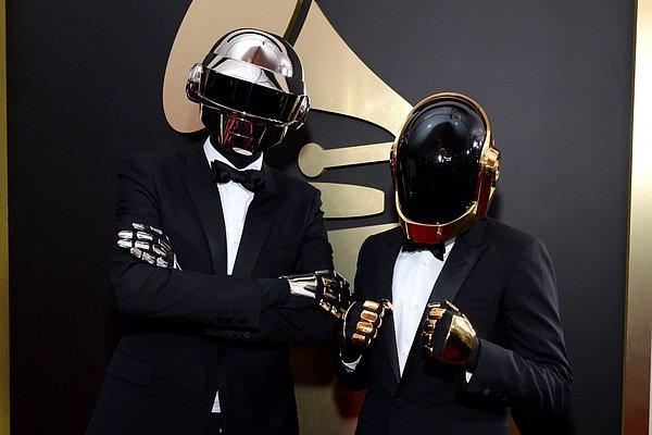 18. Daft Punk'ın da ismini alan bir canlı var: "baicalellia daftpunka". Bunun sebebi ise bu bağırsak solucanının penisinin Daft Punk üyelerinin kaskına benzemesi.