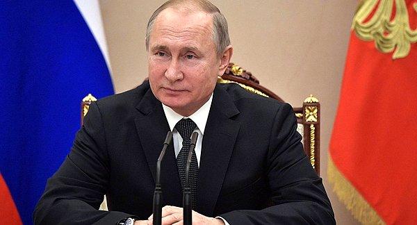 2000 - Rusya'da yapılan seçimler sonucunda, Vladimir Putin Başkan oldu.