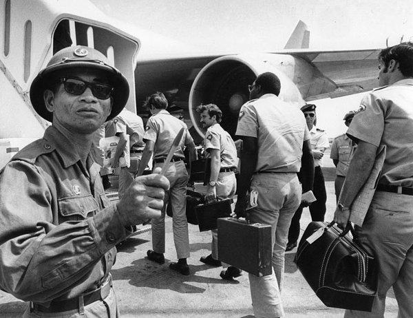14. Vietnam Savaşı sırasında CIA, ABD Özel Kuvvetleri, Avustralya ve Güney Vietnam komandoları tarafından koordine edilen Feniks programını yönetti.