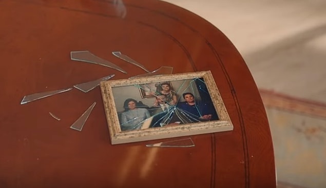 ATV daha fazla Mardin dizisi, büyük aile dramı peydah edemez derken umutlarımız bu çerçeve gibi paramparça oldu. Dizinin adı 'Zengin ve Yoksul'.