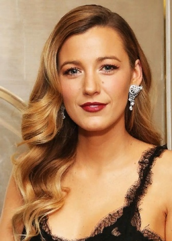 А еще нос Блейк стал изящнее и тоньше, что наверняка является заслугой хорошего специалиста по ринопластике.