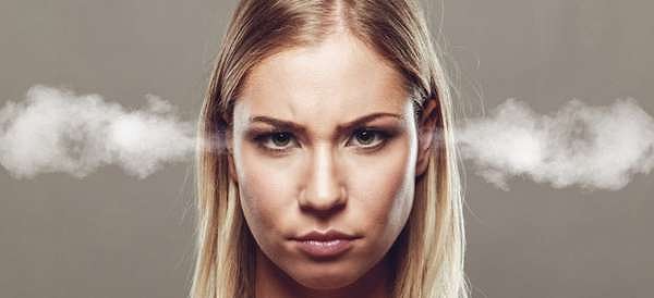 2. Вы все еще опаздываете. И представьте, что весь мир устроил против вас заговор. Все неприятности, которые только возможны, произошли, и к концу дня вам на ногу наступает прохожий. Ваши действия?