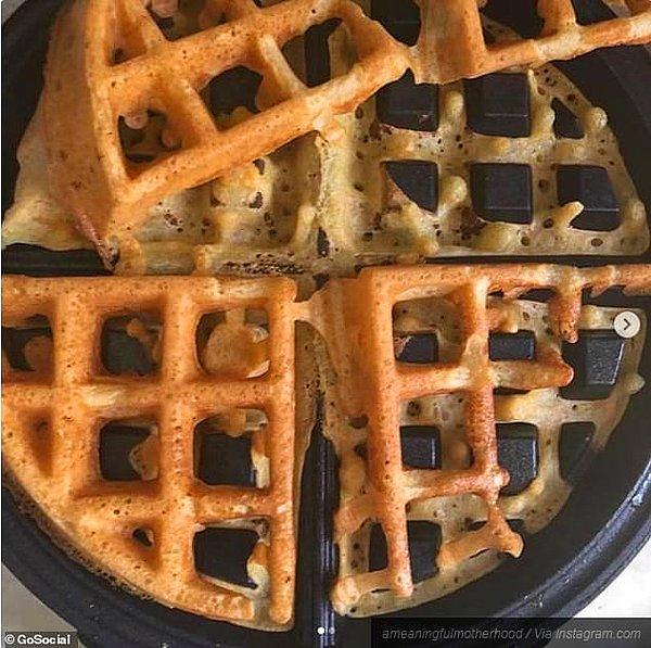 17. Mükemmel bir kahvaltıya hazırlanırken waffle ekmeğinin sıkışıp parçalandığını fark etmekten daha kötü bir şey yoktur.