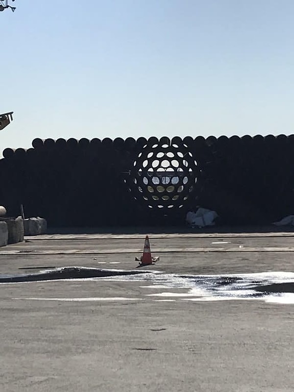 11. Невозможно настроить свои окуляры таким образом, чтобы увидеть эту металлическую трубу правильно 😑