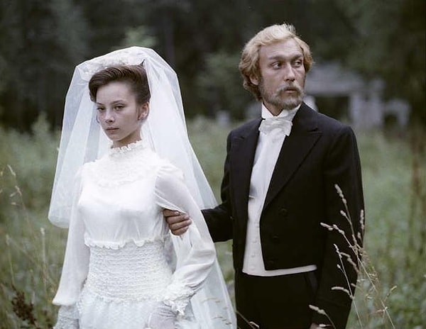 8. По мотивам какой повести Чехова сняли фильм «Мой ласковый и нежный зверь»?