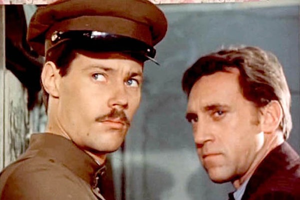 12. Какому персонажу фильма «Место встречи изменить нельзя» принадлежат слова: «Бабу не проведёшь! Она сердцем видит»?