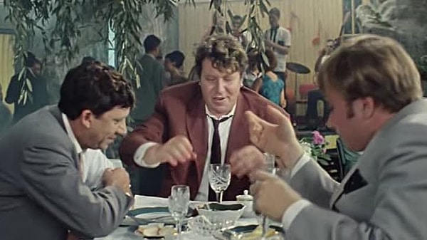 1. Куда так не хотел ехать герой Миронова в "Бриллиантовой руке", говоря: "Нет, уж лучше вы к нам!"?