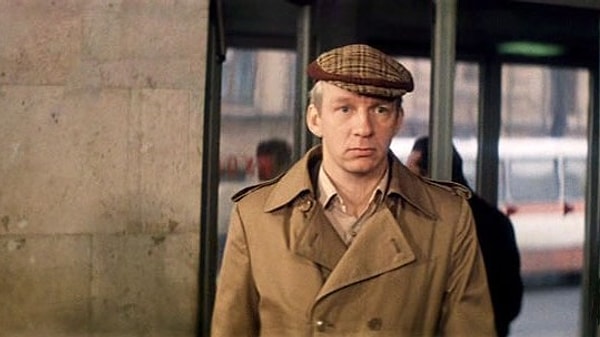 1. Как звали этого героя из "Самой обаятельной и привлекательной"?