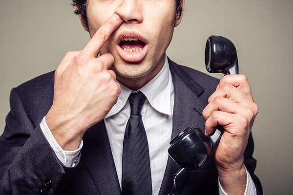 4. Вы когда-нибудь ковырялись в носу на людях?