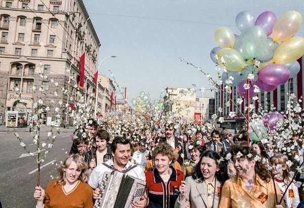 3. Первое мая в 80-е все еще отмечали с размахом