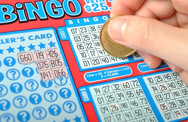 7. Шанс умереть по пути за лотерейным билетом выше, чем шанс на выиграть в лотерею.