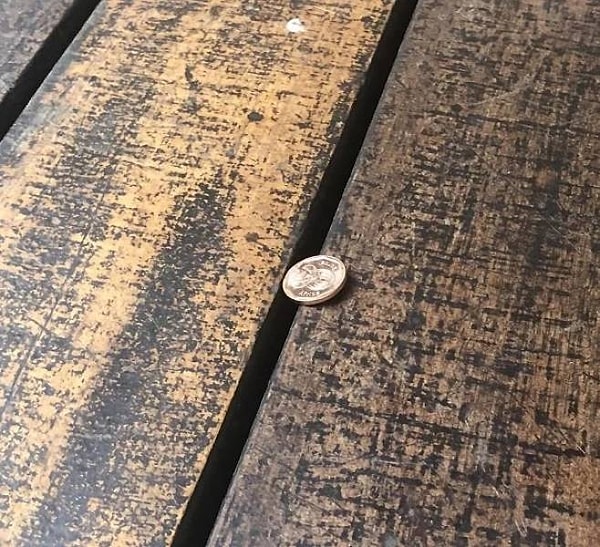 1. Надо затаить дыхание, чтобы она не упала