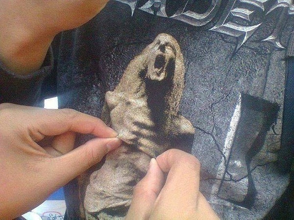 3. Дизайнеры футболки так и задумывали 😂👌