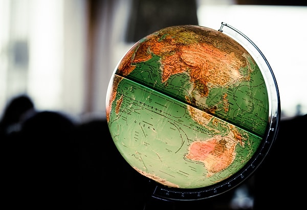 5. Какой город лишний?