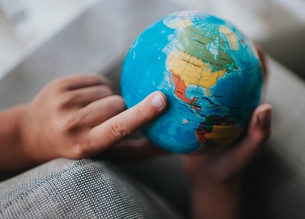 6. Какой город лишний?