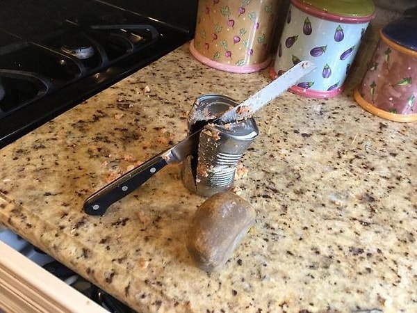 17. Кстати, о поварах. «Мой сосед по комнате напился, и утром я нашел на кухне вот это»