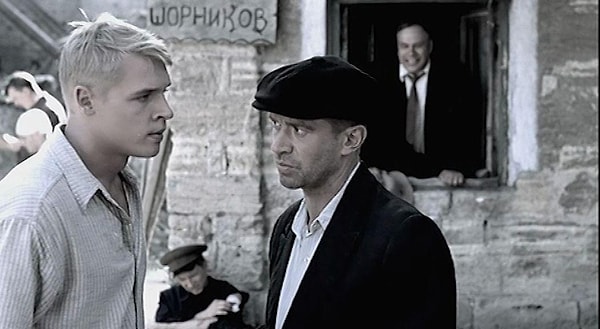 11. А вспомните режиссера сериала "Ликвидация?"