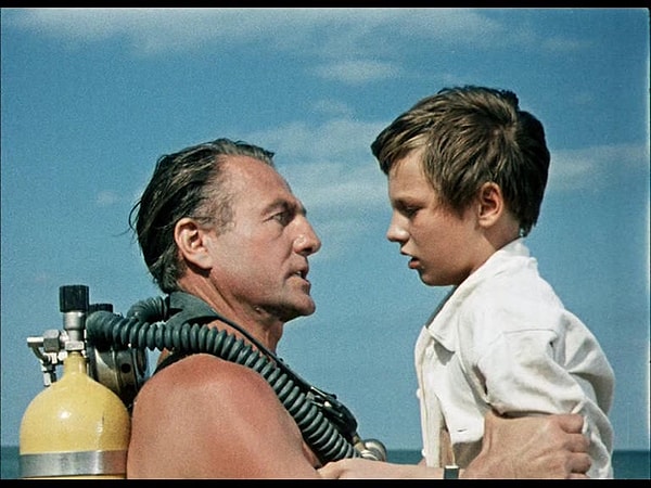 11. Какой самолет снимали в фильме «Последний дюйм» по новелле Дж. Олдриджа?