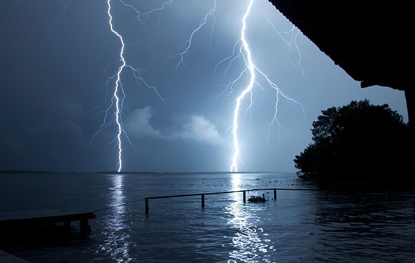 5. В это озеро молнии бьют чаще, чем куда-либо в мире: от 140 до 260 дней в году. Как оно называется?