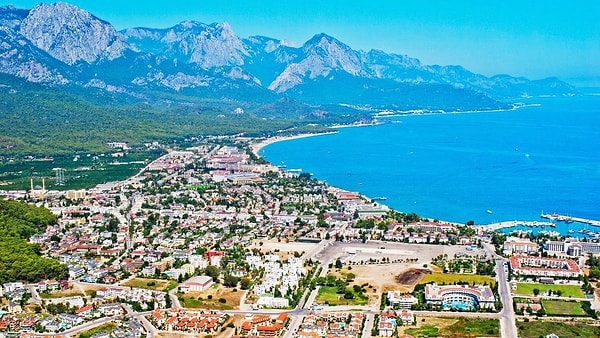 2. У какой из данных стран нет выхода к Средиземному морю?