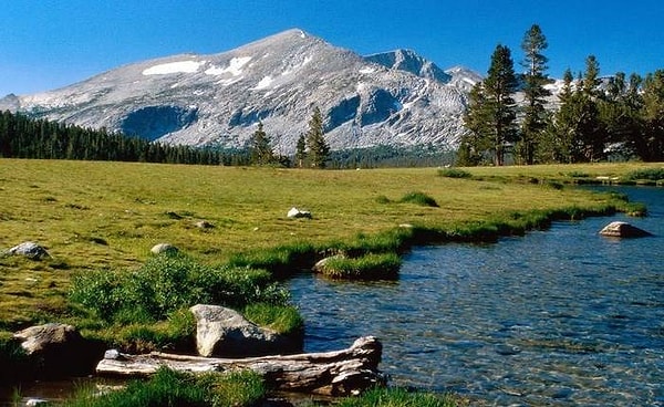 4. Какие горы отделяют Европу от Азии?