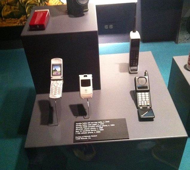4. "Motorola'nın müzedeki telefonları... Şimdi yaşlandık işte!"