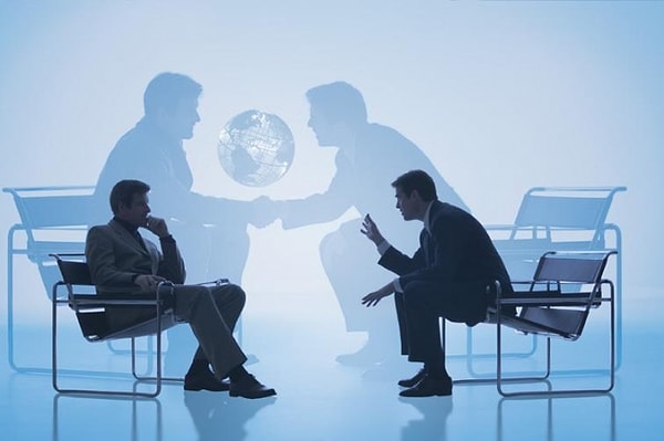 11. Какому киногерою принадлежат слова: «Я собираюсь сделать ему предложение, от которого он не сможет отказаться»?