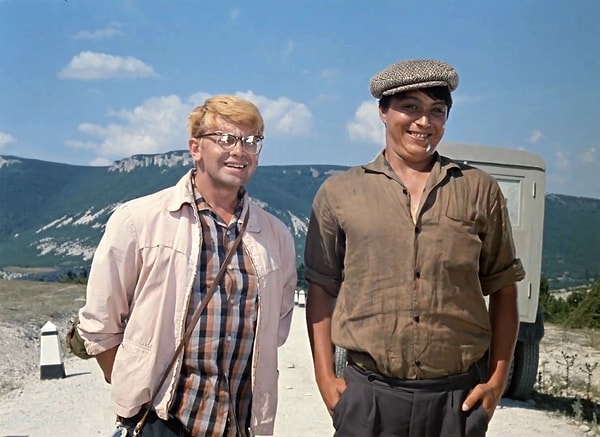 2. Каким "проклятьем" обозвал автомобиль шофер Эдик из "Кавказской пленницы"?