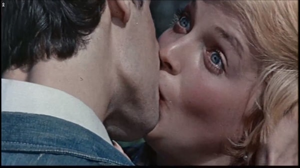 1. Начнем, какой фильм заканчивается на этом моменте?