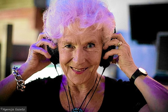 Polonya'da Yaşayan 80 Yaşındaki Wirginia Szmyt, Gece Kulüplerinde DJ'lik Yapıyor